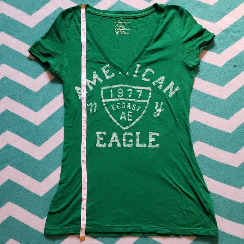 American Eagle Green V-Neck T-Shirt